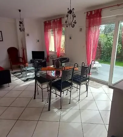 Maison De - Baie Du Mont Michel Holiday home Saint-Jean-le-Thomas